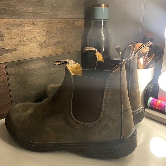 Brand New Blundstones - Picture 4 of 6